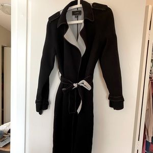 Lower prices Oct 16- 18 Le chateau trenchcoat